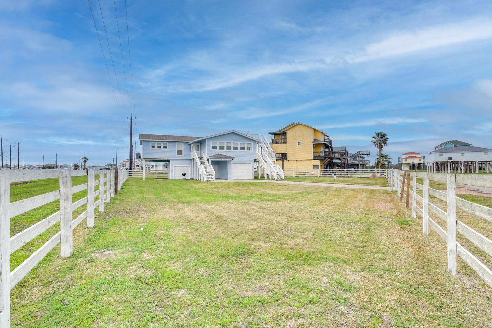 Modern Freeport Home Short Walk To Surfside Beach Esterno foto