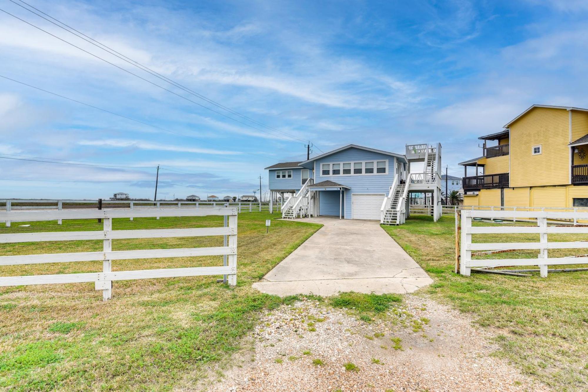 Modern Freeport Home Short Walk To Surfside Beach Esterno foto